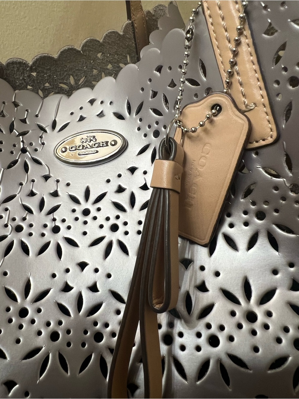 Coach Metallic Silver Laser-Cut Tote W Wristlet - Picture 11 of 17